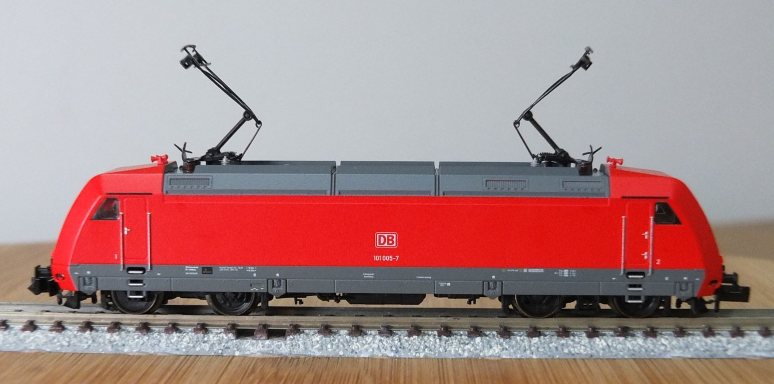 Fleischmann 7355 K N gauge DB BR 101 electric locomotive in red livery