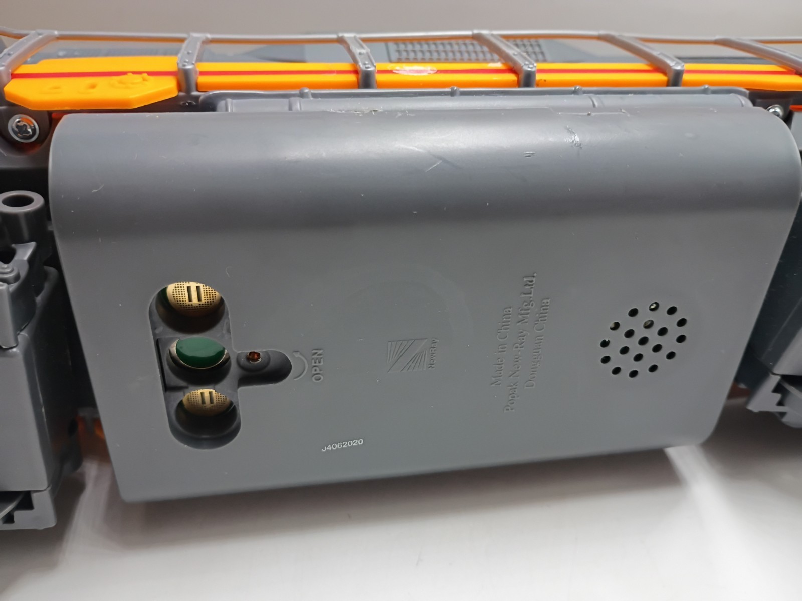 NewRay 1:32 Union Pacific Train Engine W/ Sound #670 – MISSING BATTERY COVER