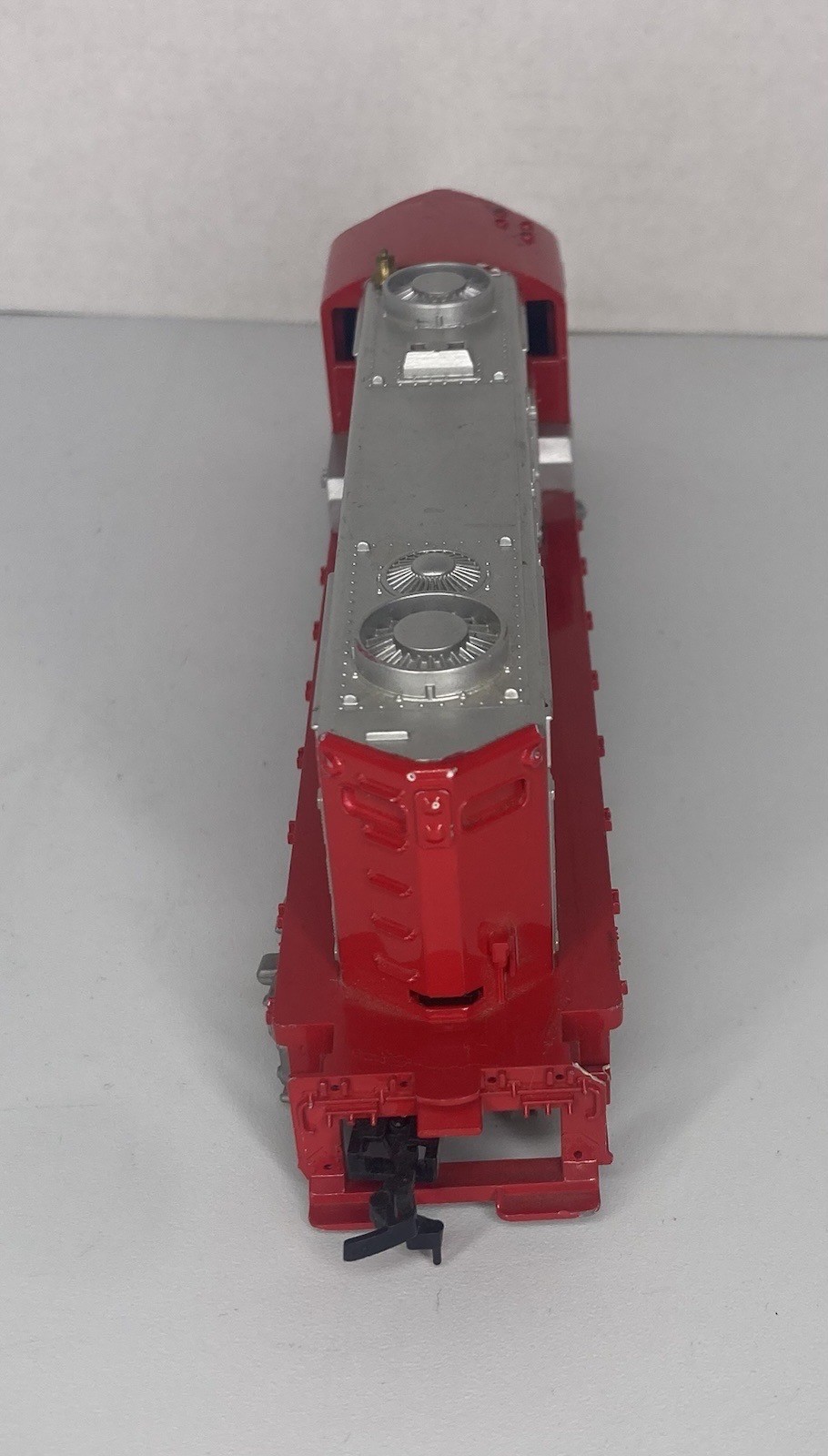 HO Scale Tyco, GP-20 Loco Santa Fe, Silver UNTESTED 5628