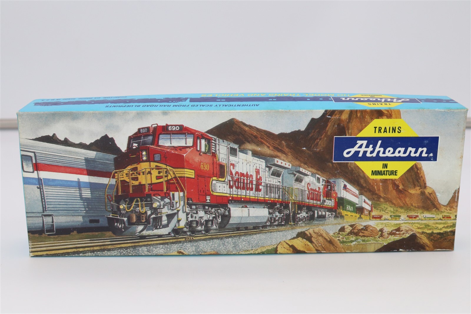 ATHEARN HO SCALE – LOCOMOTIVE – 04718 – GP40-2 POWERED FLORIDA EAST COAST – #426