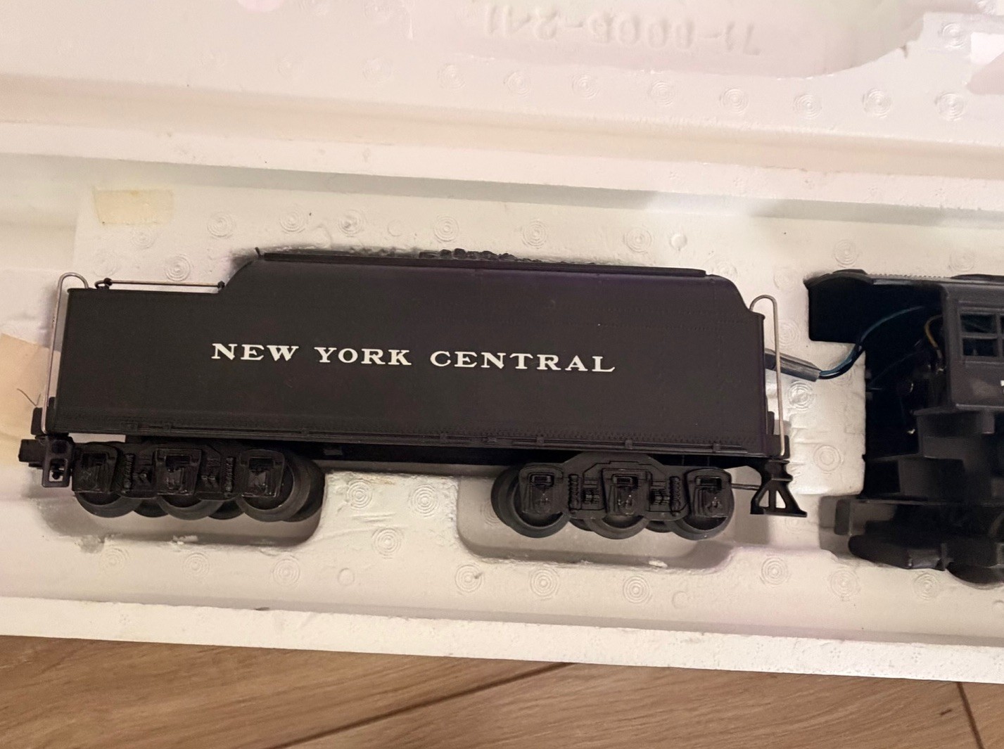 Lionel New York Central 4-6-4 Hudson O Gauge Steam Locomotive w/ Tender 6-18005
