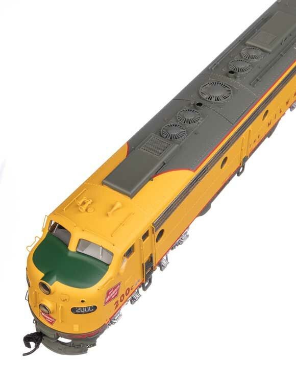Walthers Proto HO Scale ~ EMD E9A DCC Sound ~ San Francisco Milwaukee Road #200C
