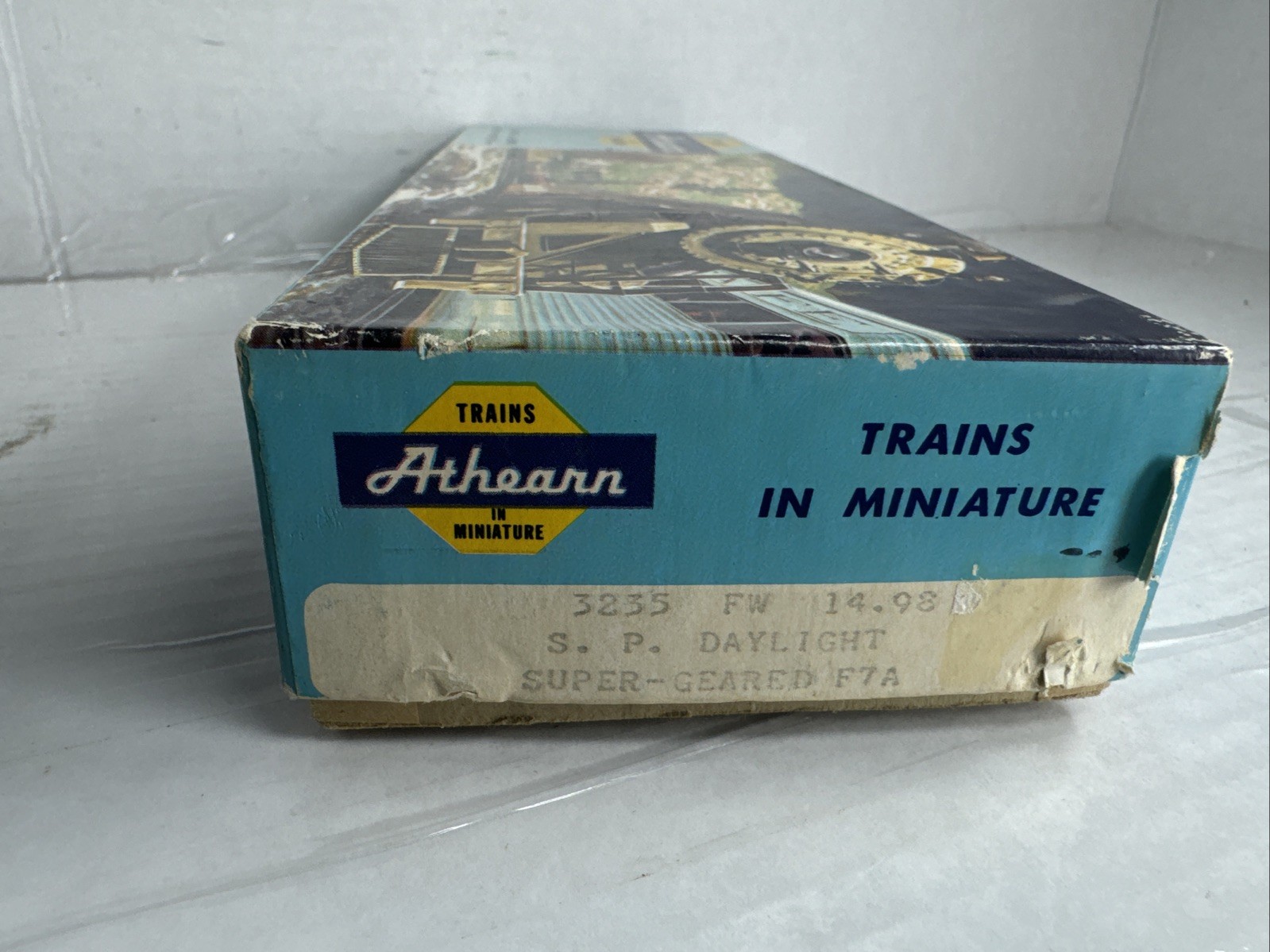 Athearn Ho Scale #3235 Daylight Super Geared F7 A Diesel Locomotive Engine