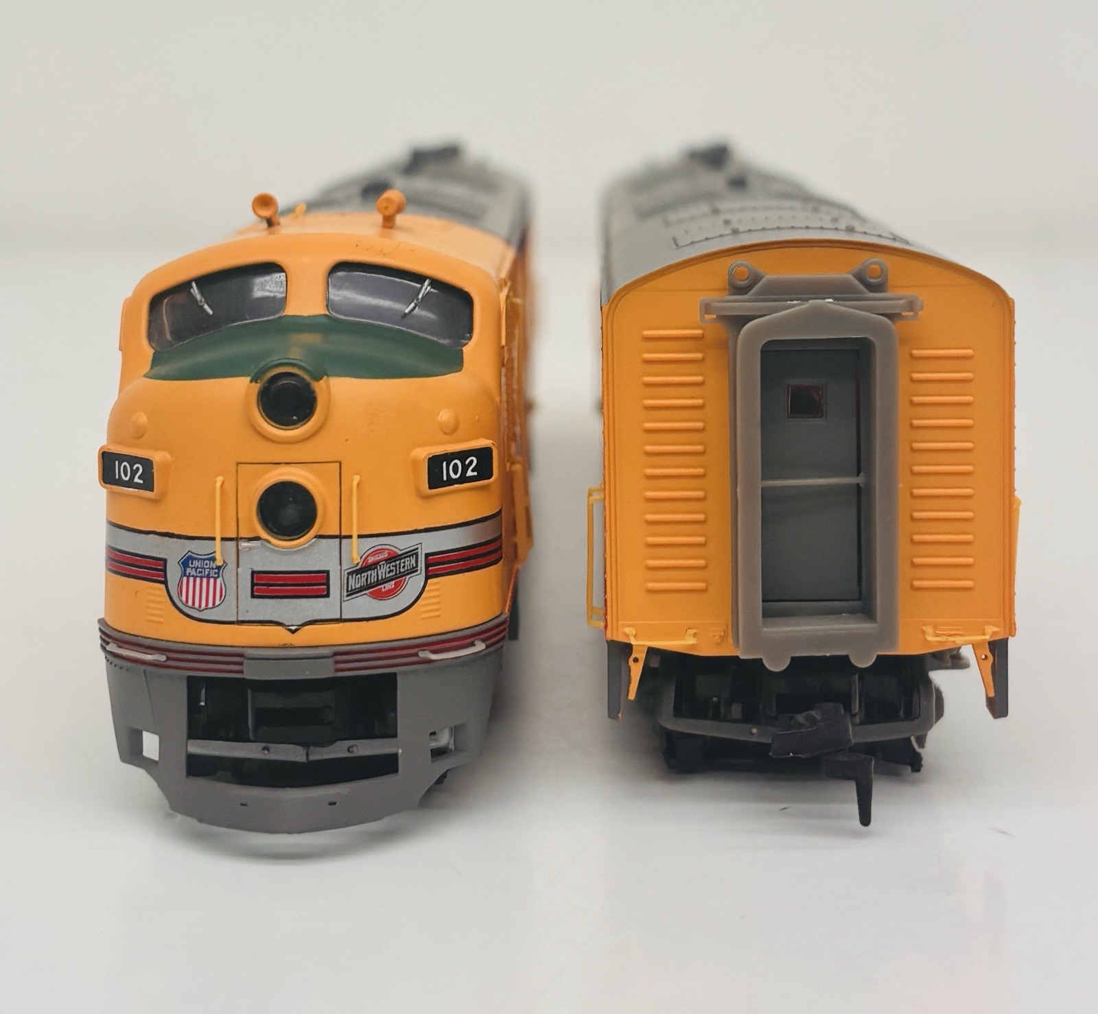 Proto 2000 HO UP City of Los Angeles E7 Powered 924A & E6B Non Powered 926B