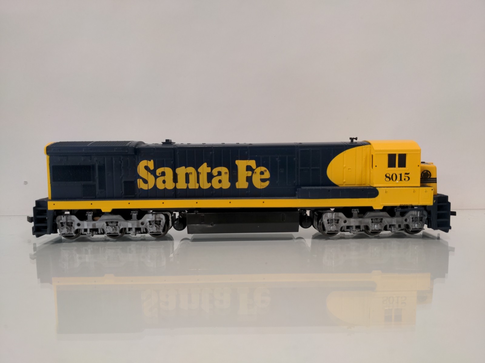 HO Atlas 8602 Santa Fe GE C30-7 ATSF 8015
