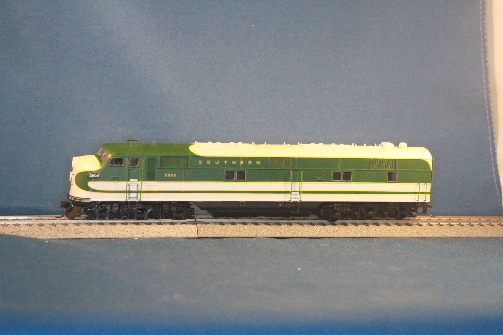 JP HO Proto 2000 Life-Like Southern EMD E7A Diesel Locomotive #2905 DC