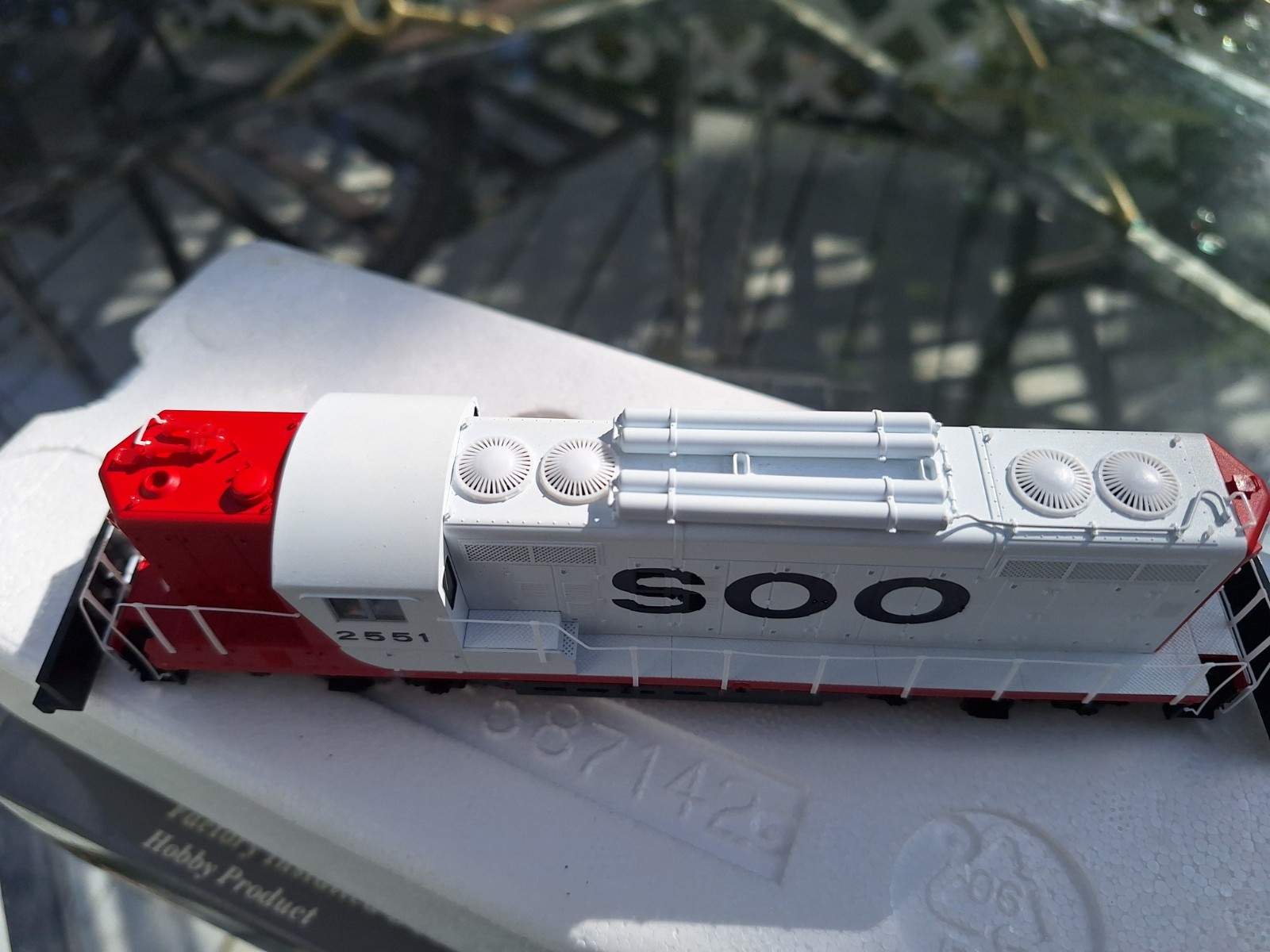 PROTO 2000 Diesel EMD GP9 Phase I Powered w/Sound & DCC (QSI) — Soo Line #2551