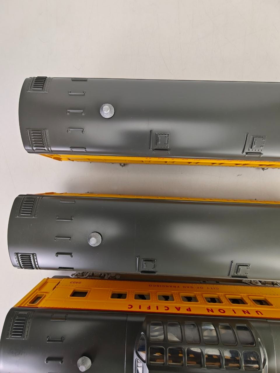 Williams Passenger Cars Union Pacific O Gauge 4-Car Set Box Lights