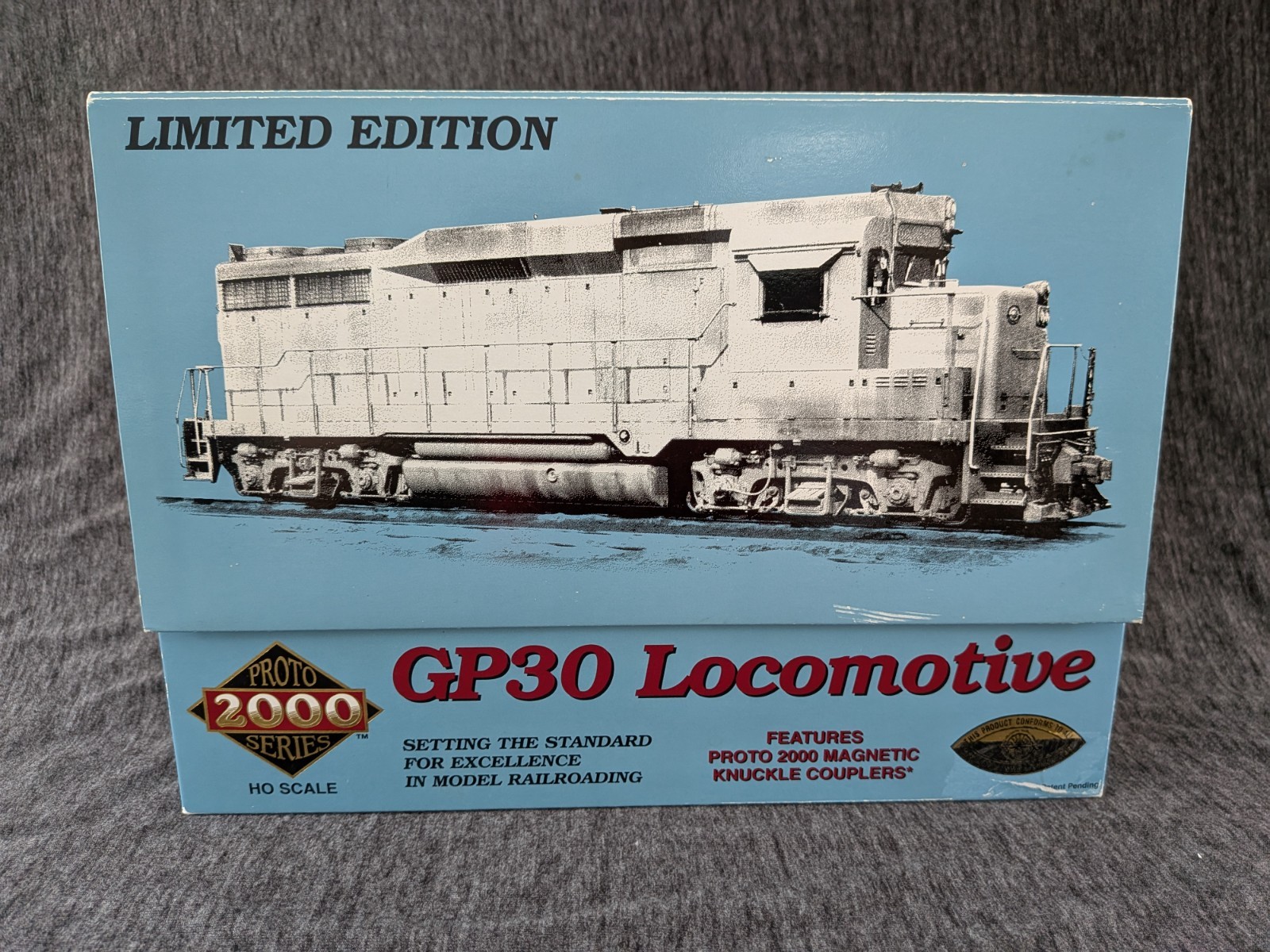 Proto 2000 HO GP30, Phase II, Union Pacific #822, Item #23089, DC Analog.
