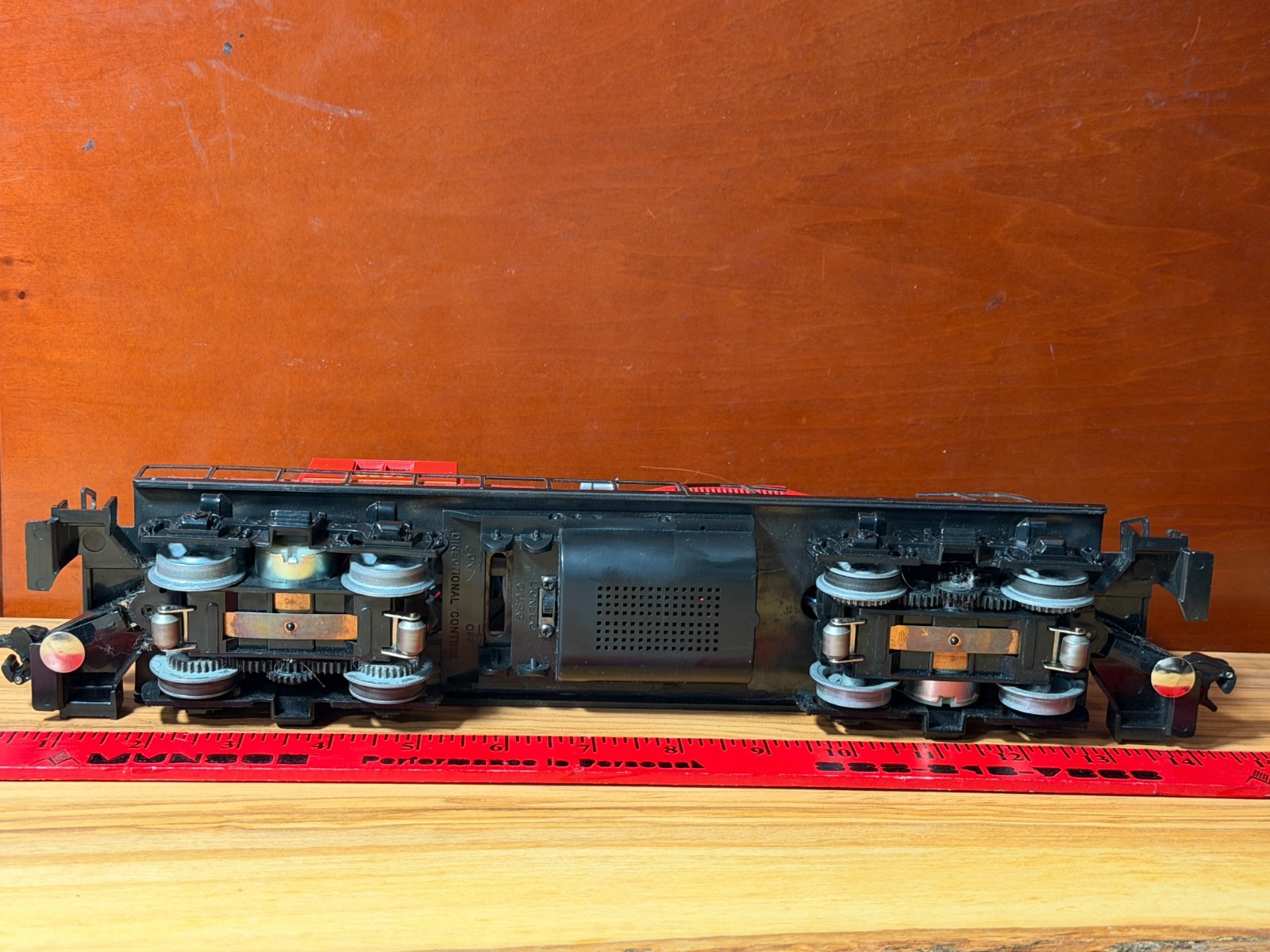 Lionel Locomotive #8800 Lehigh Valley GP-9 Diesel Engine Train 6-18800 – Runs