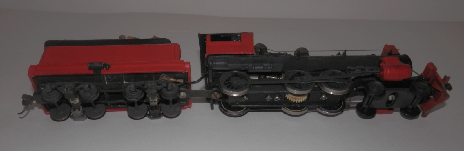 Mantua? HO POWERED 4-6-0 Undecorated Steam Engine & Tender w/ Homemade Load