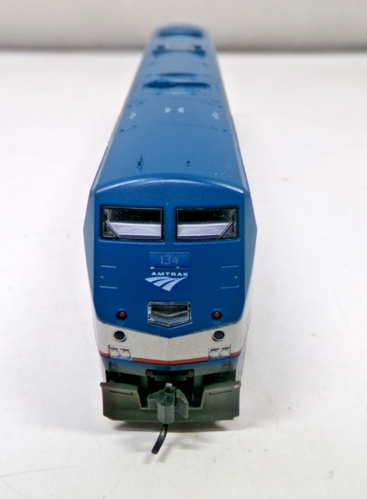 N scale Kato Amtrak P42 diesel engine in OB (lot N49)