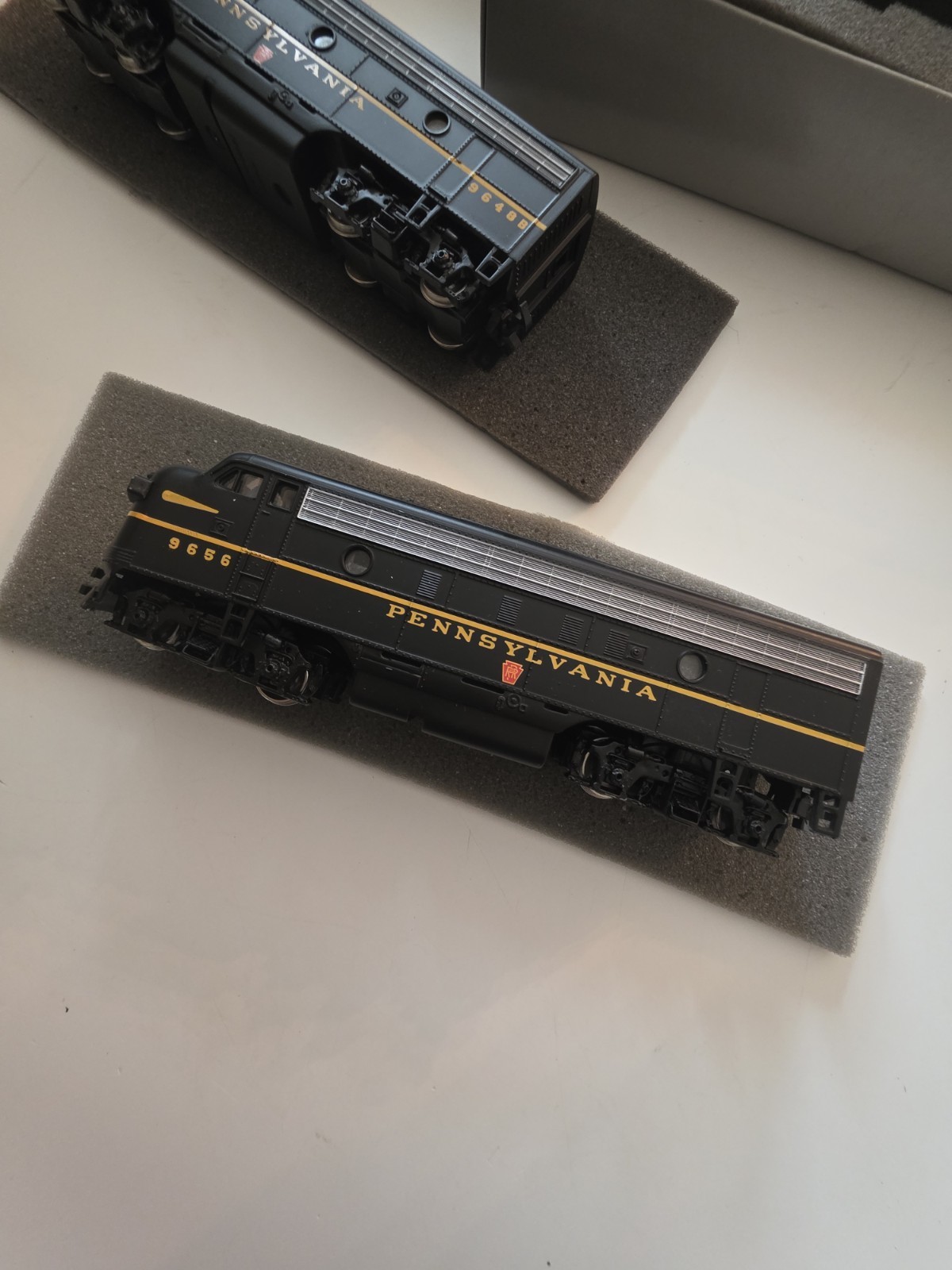 x2 BACHMANN 31216 EMD F7A & 31217 F7B DIESEL BOTH POWERED HO BRAND NEW Free Shp