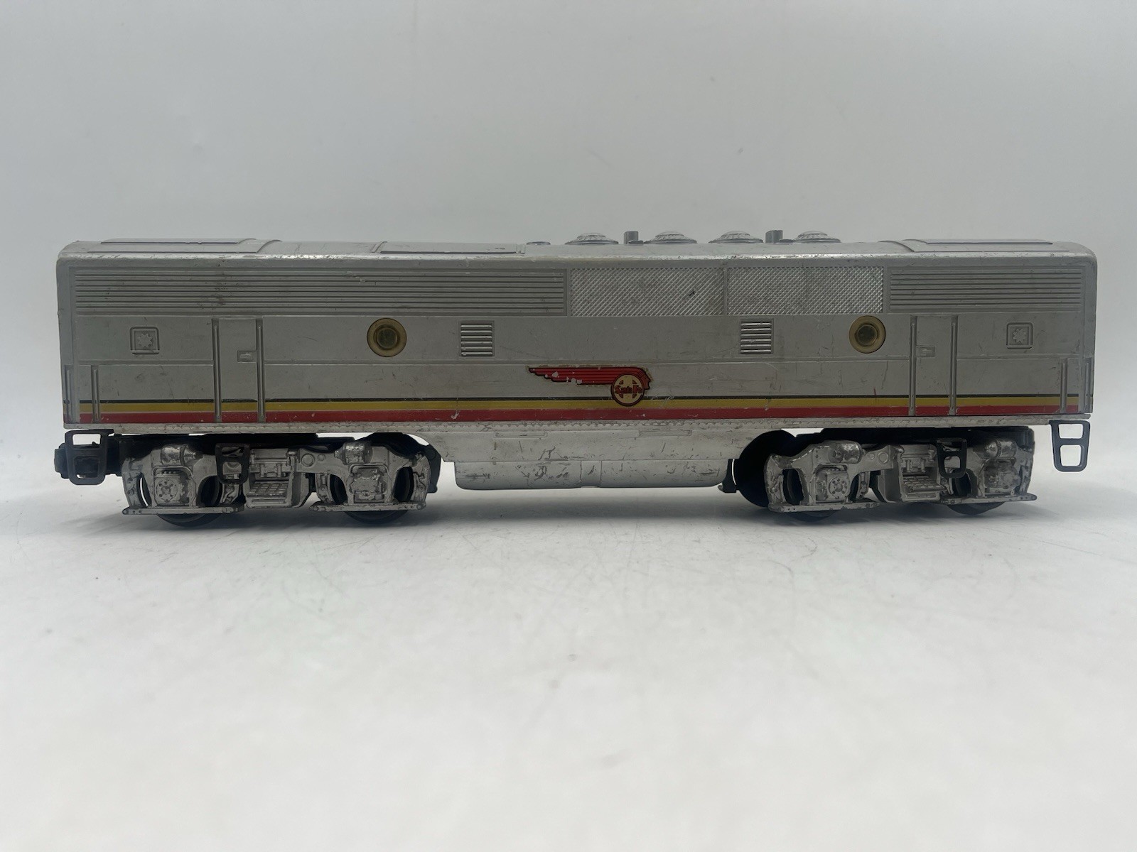 LIONEL POSTWAR 2343C SANTA FE F-3 “B” UNIT DIESEL – NON-POWERED