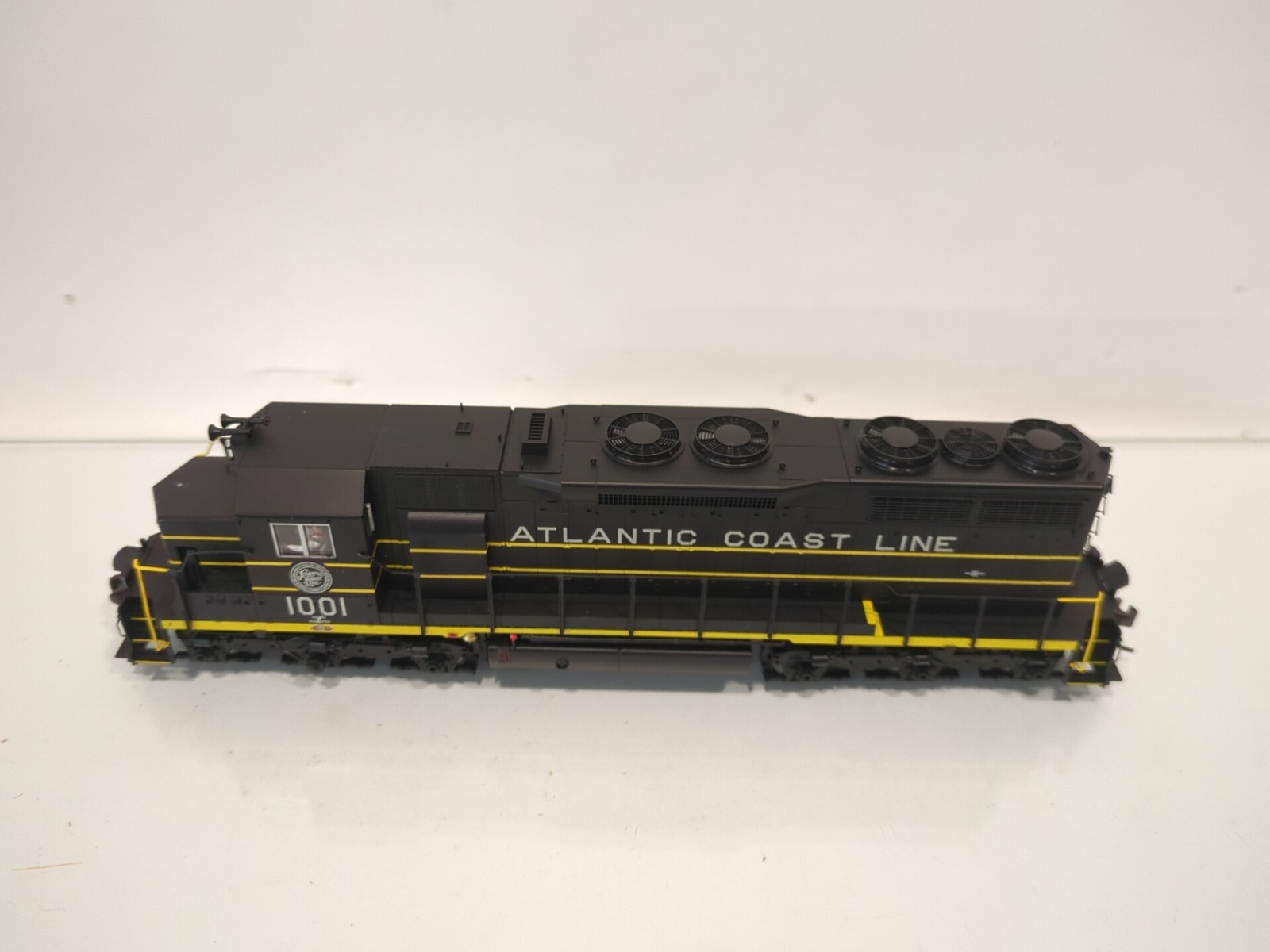 Atlas Master 9213 HO DCC Atlantic Coast Line EMD SD35 Diesel Locomotive ACL 1001