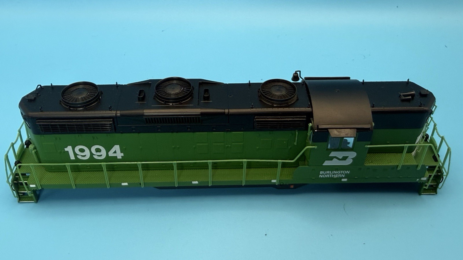 Proto 2000 HO Burlington Northern GP18 #1994 New Old Stock Tested Runs