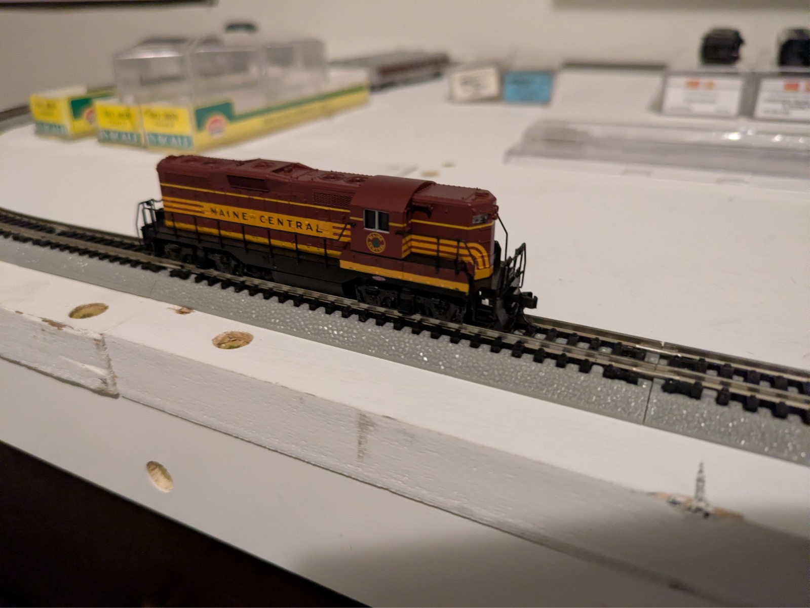 Atlas N Scale GP-7’s Maine Central #48047, no road #, READ