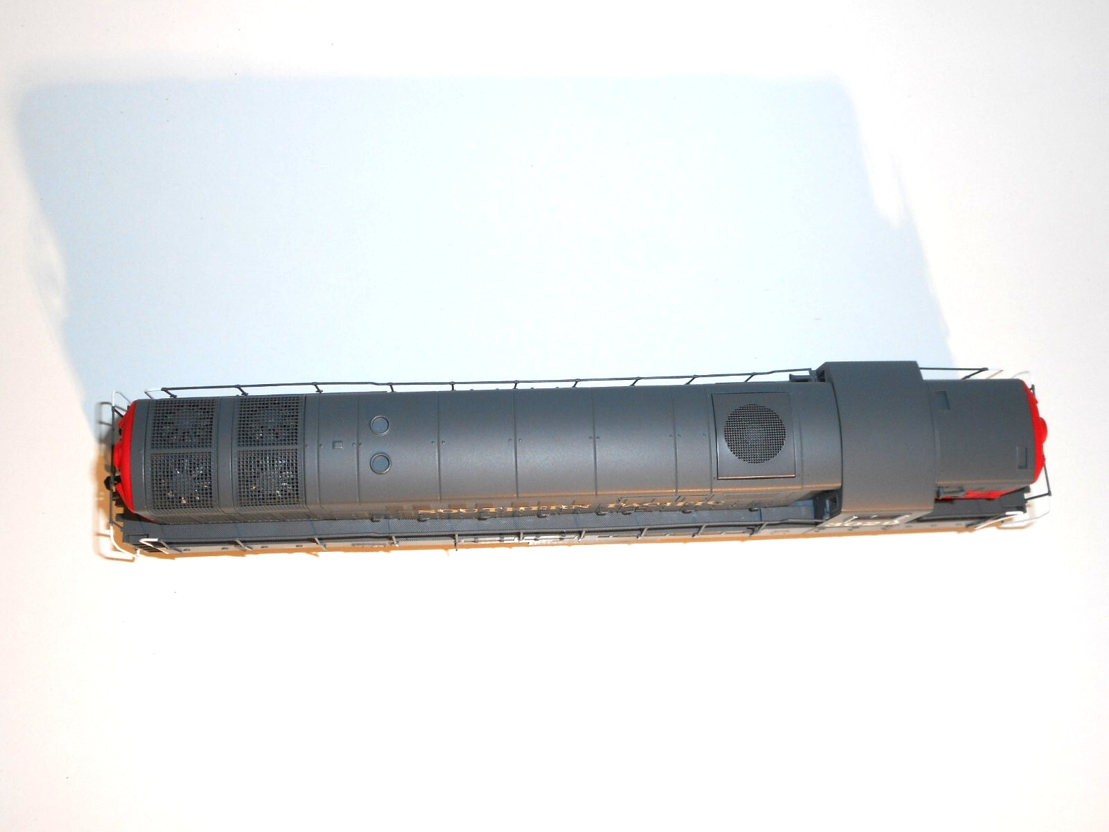 Atlas 7724 DCC & QSI Sound, Southern Pacific Co-Co #3029. As New cond. HO.Boxed