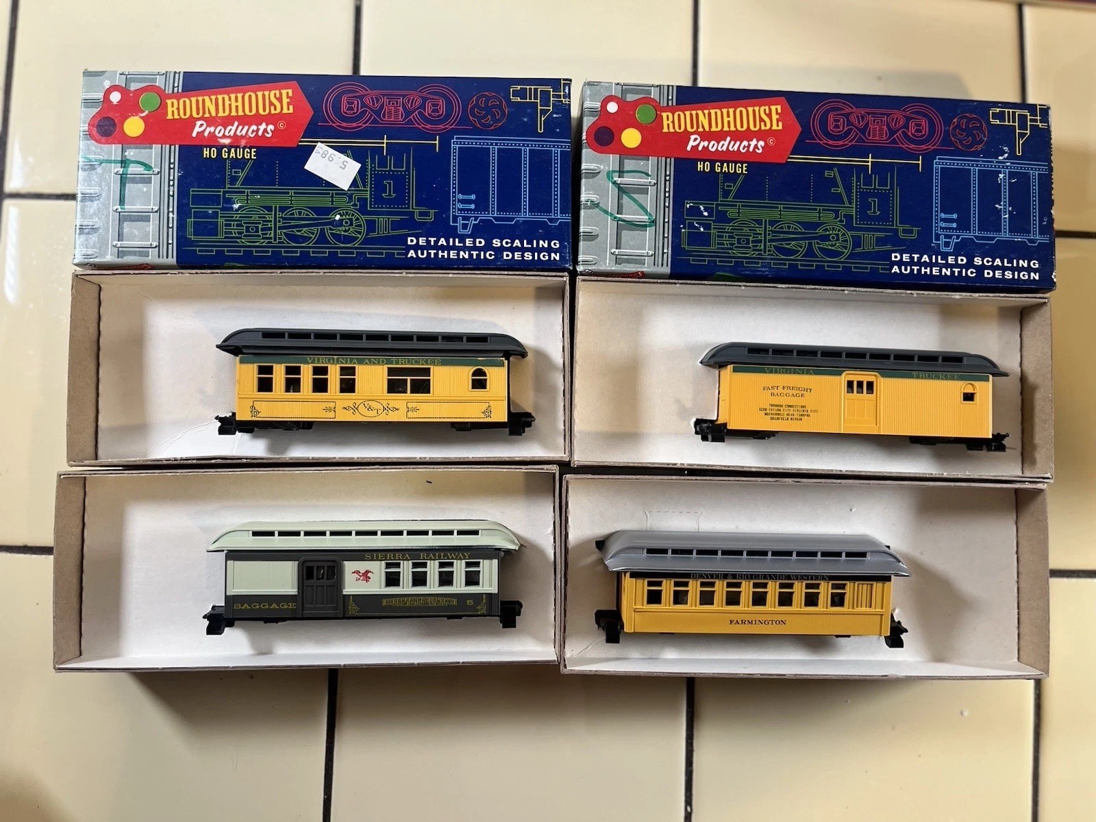 Huge Vintage HO Scale Train Lot Roundhouse Athearn Logging Mill Model Power