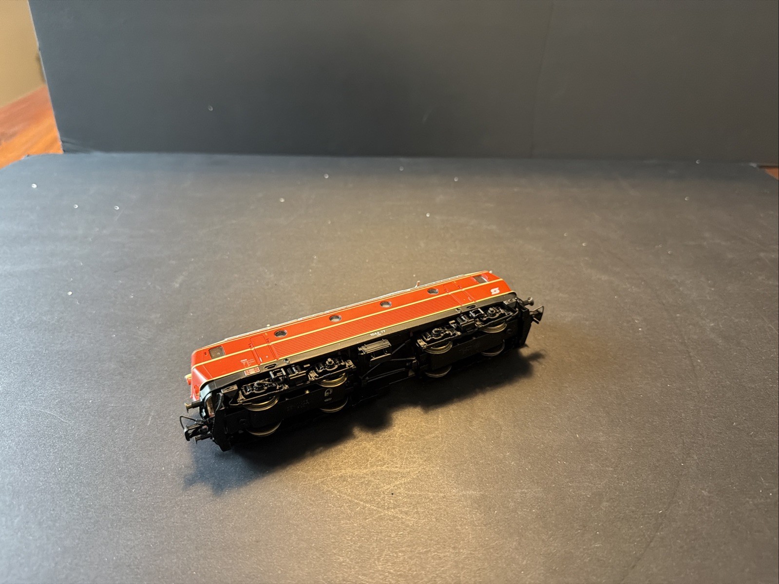 HO ROCO 43658 OBB AUSTRIAN 1044.077 ELECTRIC LOCOMOTIVE R.34