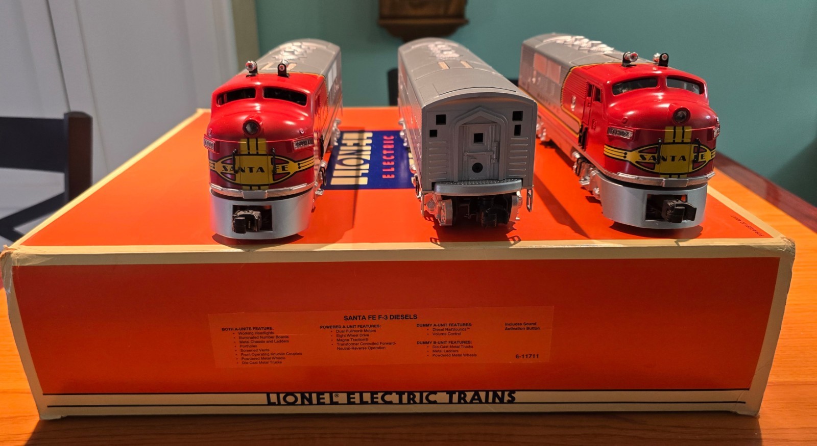 O Scale Lionel Santa Fe ABA set 6-11711 Plus Add On B and 7 Passenger Cars