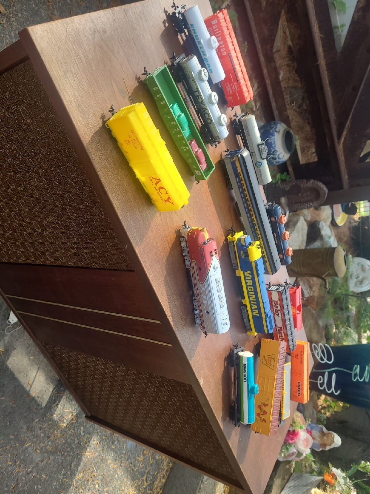 16 Pc. Trains ASSORTMENT + LIFE-LIKE Hobby Transformer SANTA FE VIRGINIAN others