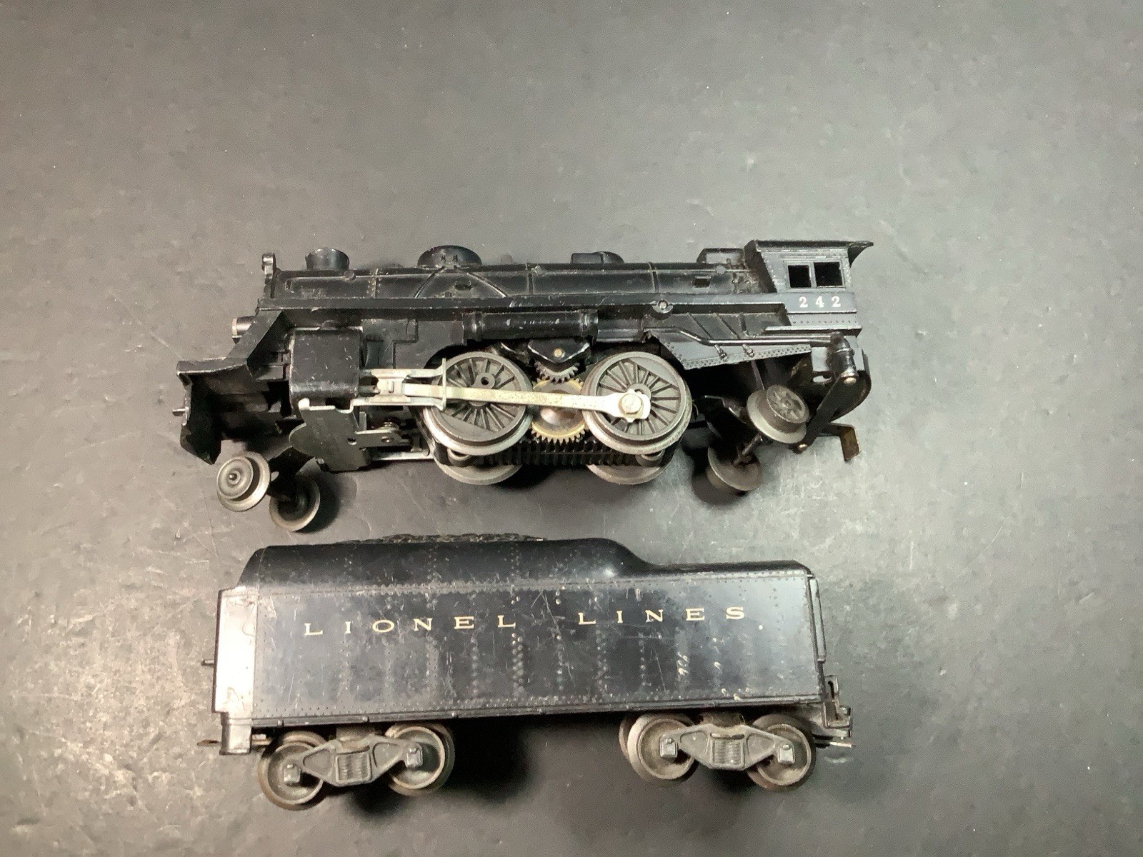 Lionel O Gauge 242 Locomotive Train Engine Post War Road 1950s,tender ,works