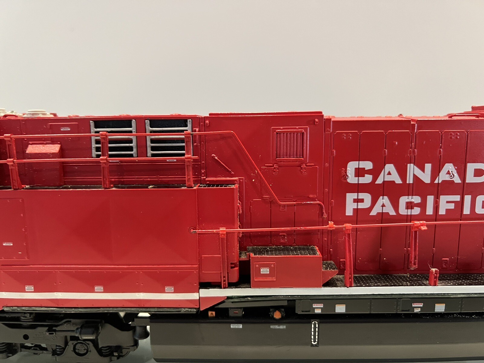 LIONEL LEGACY 2133351 CP/Canadian Pacific SD70ACe Diesel Engine w/Box O-Gauge