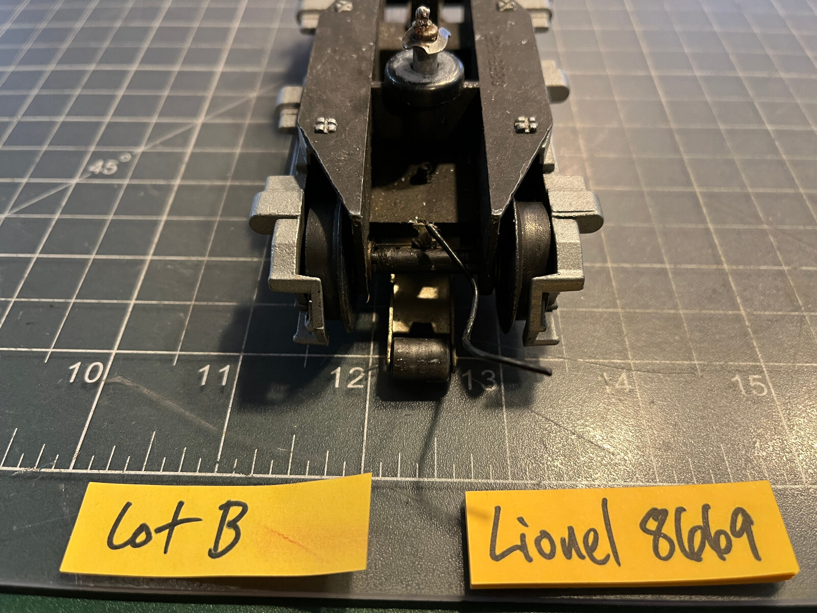 Lionel Train 8669 U36B Diesel Locomotive 8855-035 TRUCK WHEEL SET PART LOT B