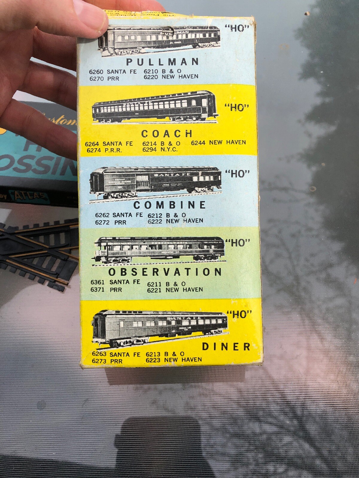AHM Accessories Your HO Scale Model Trains – Assorted RR & Traffic Signs + Atlas