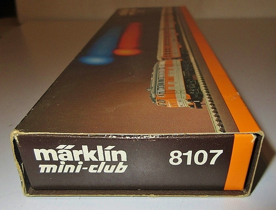 MARKLIN MINI CLUB Z SCALE #8107 DIESEL PASSENGER CAR SET DIESEL & 3 CARS