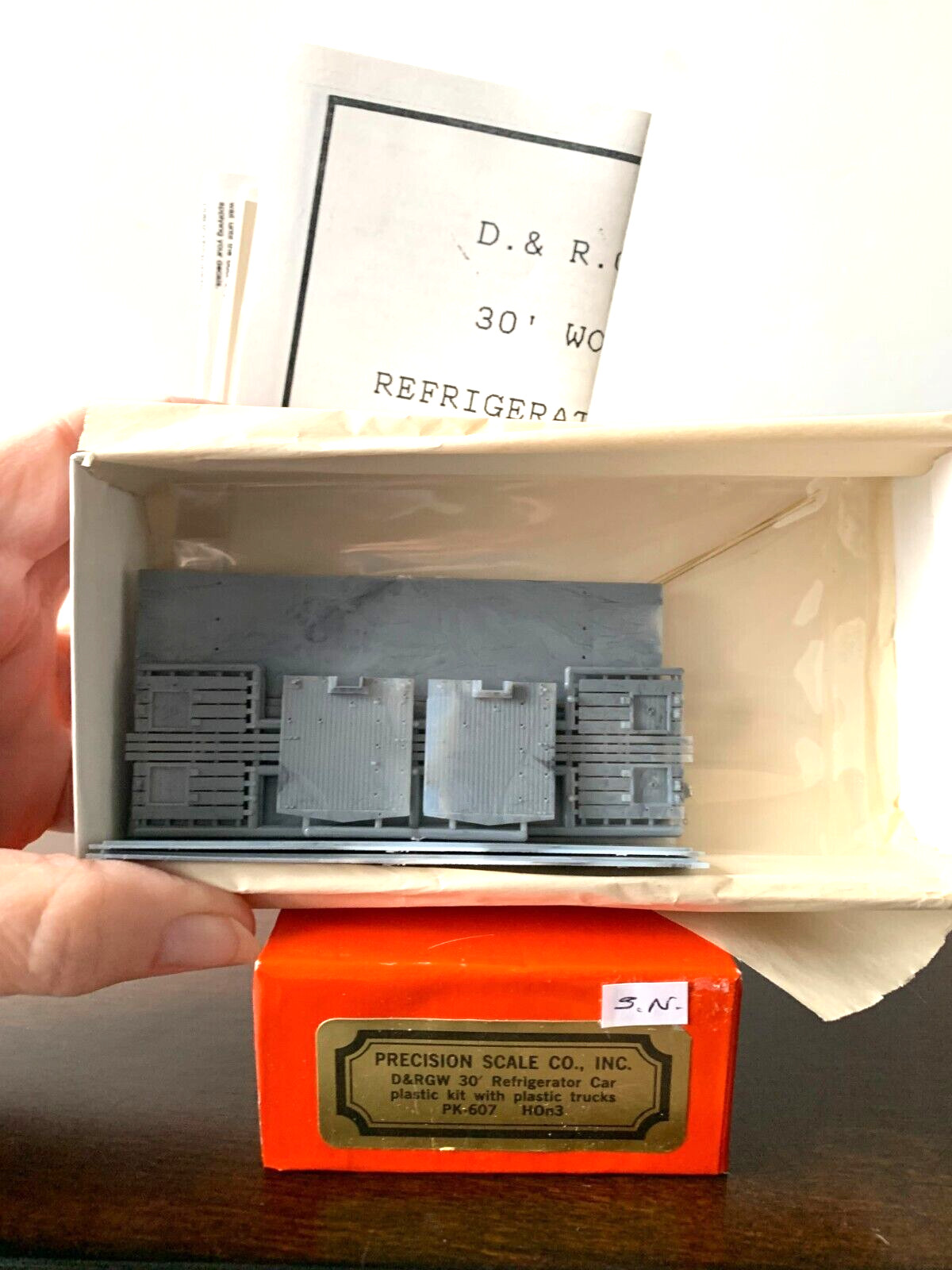 Precision Scale #607 D. & R.G.W. 30′ Wood Refrigerator Plastic Car KIT H.O.n3