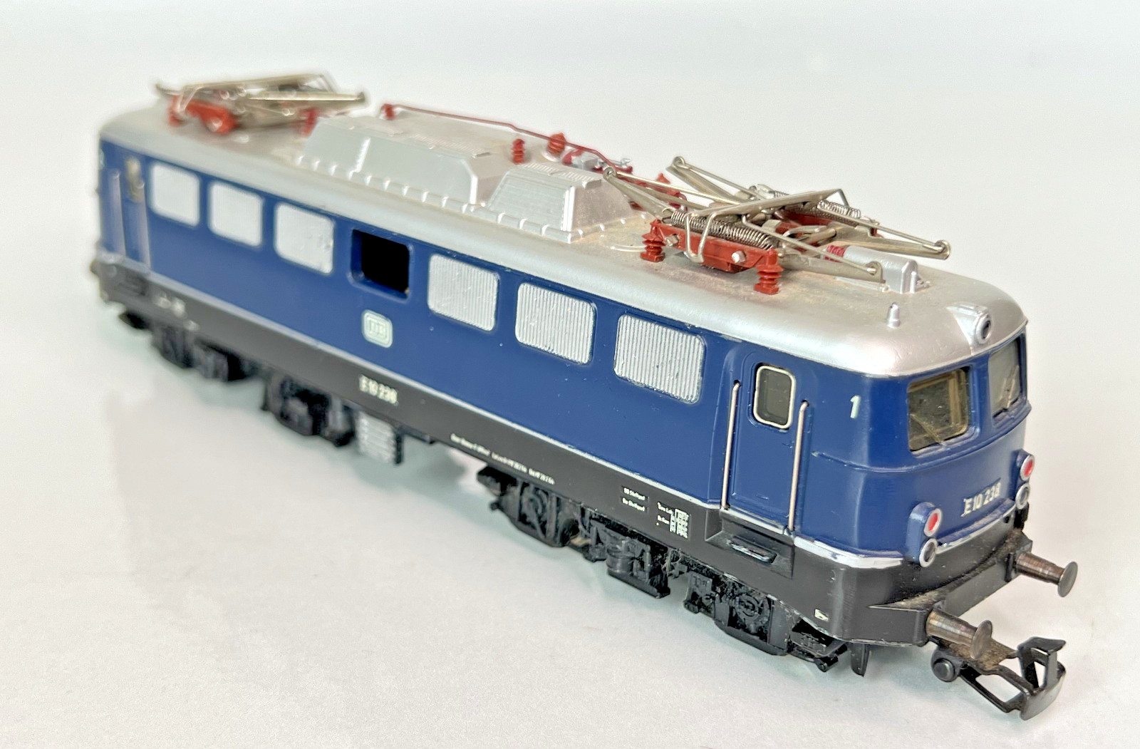 Marklin HO 1:87 Scale No. 3039 Deutsche Bahn DB E10 Locomotive