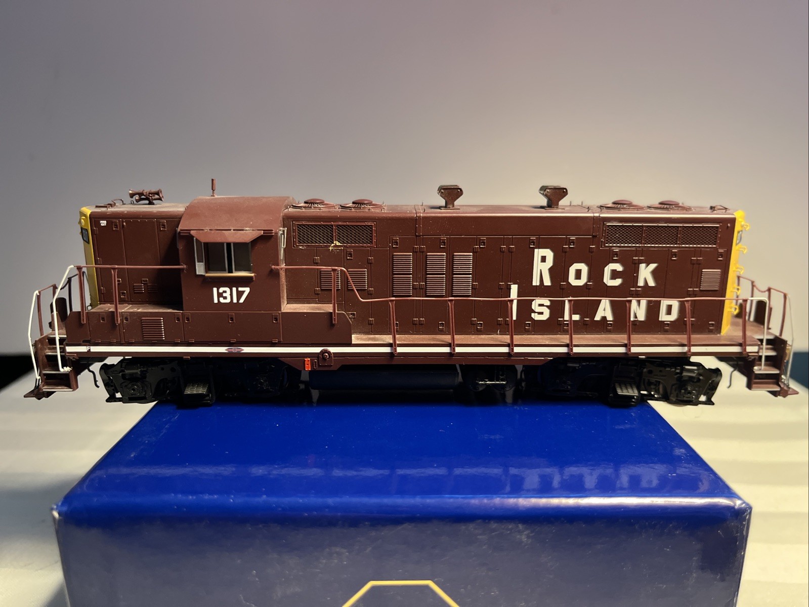 HO Scale Athearn Genesis Rock Island GP9 #1317 DCC/Sound TESTED