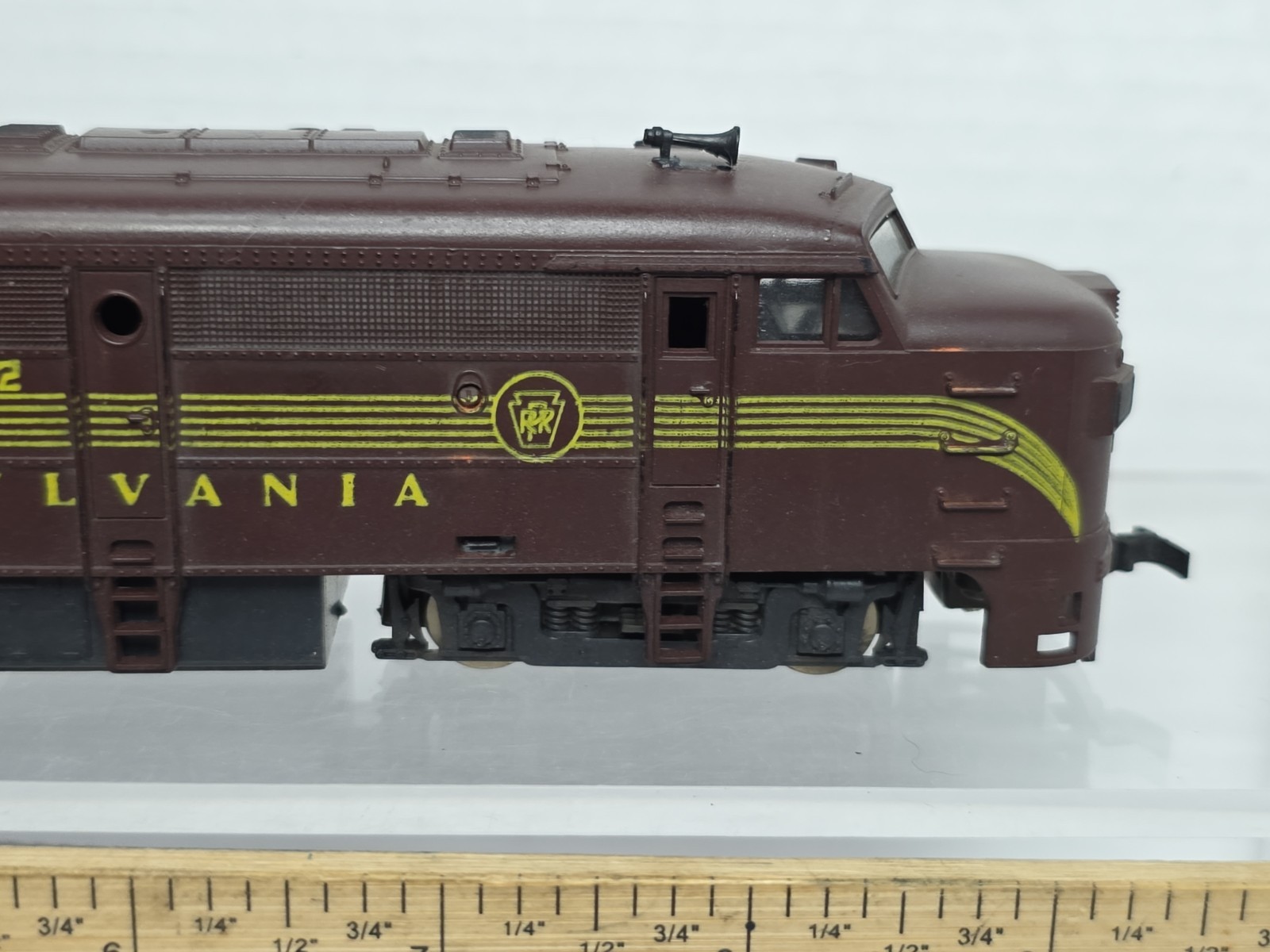 Roco HO Scale Dummy Pennsylvania PRR 5772 FA Diesel Locomotive Need Rear Coupler