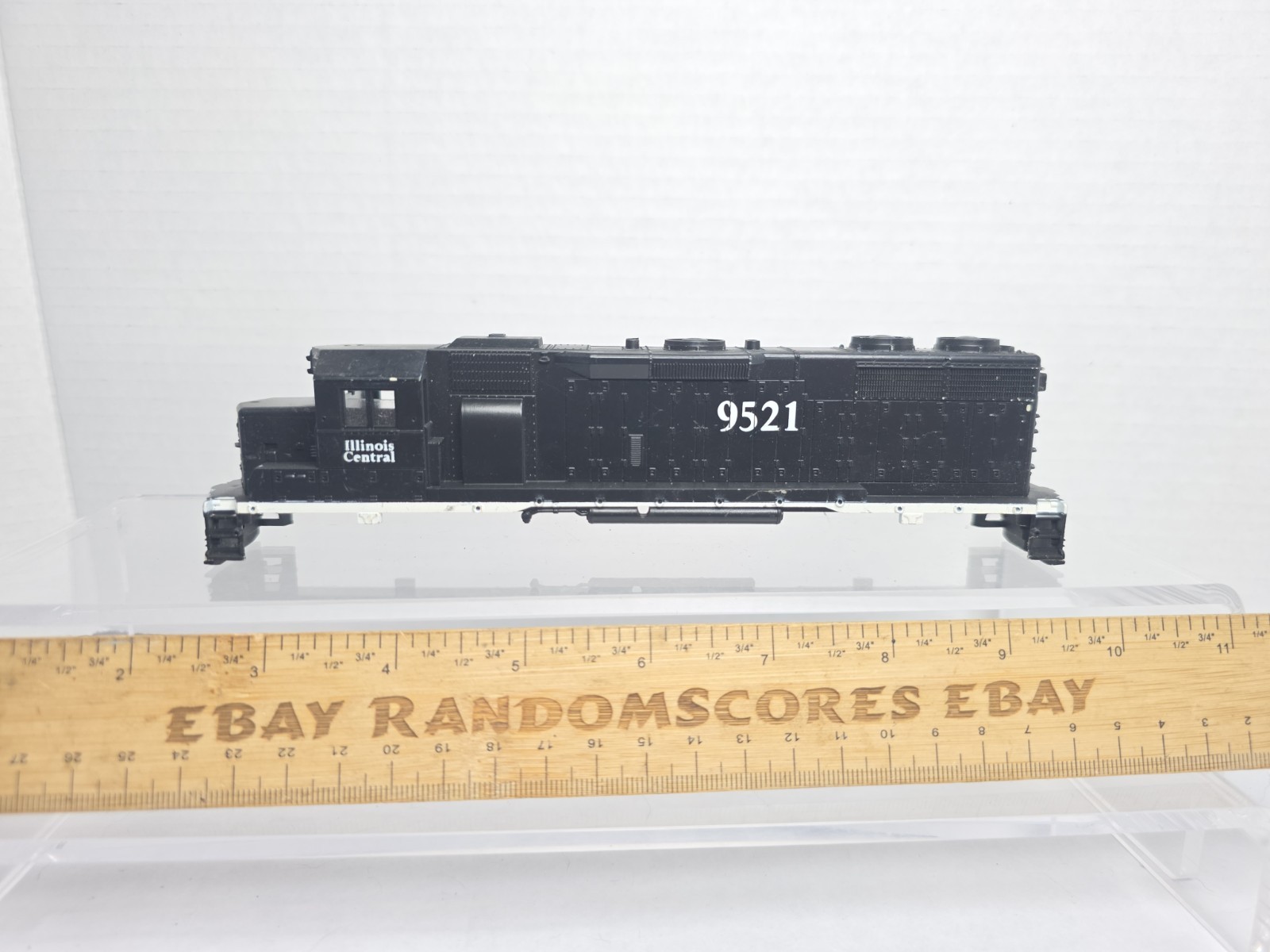 *Shell Only* Con Cor HO Scale Illinois Central 9521 GP-38 Diesel Locomotive