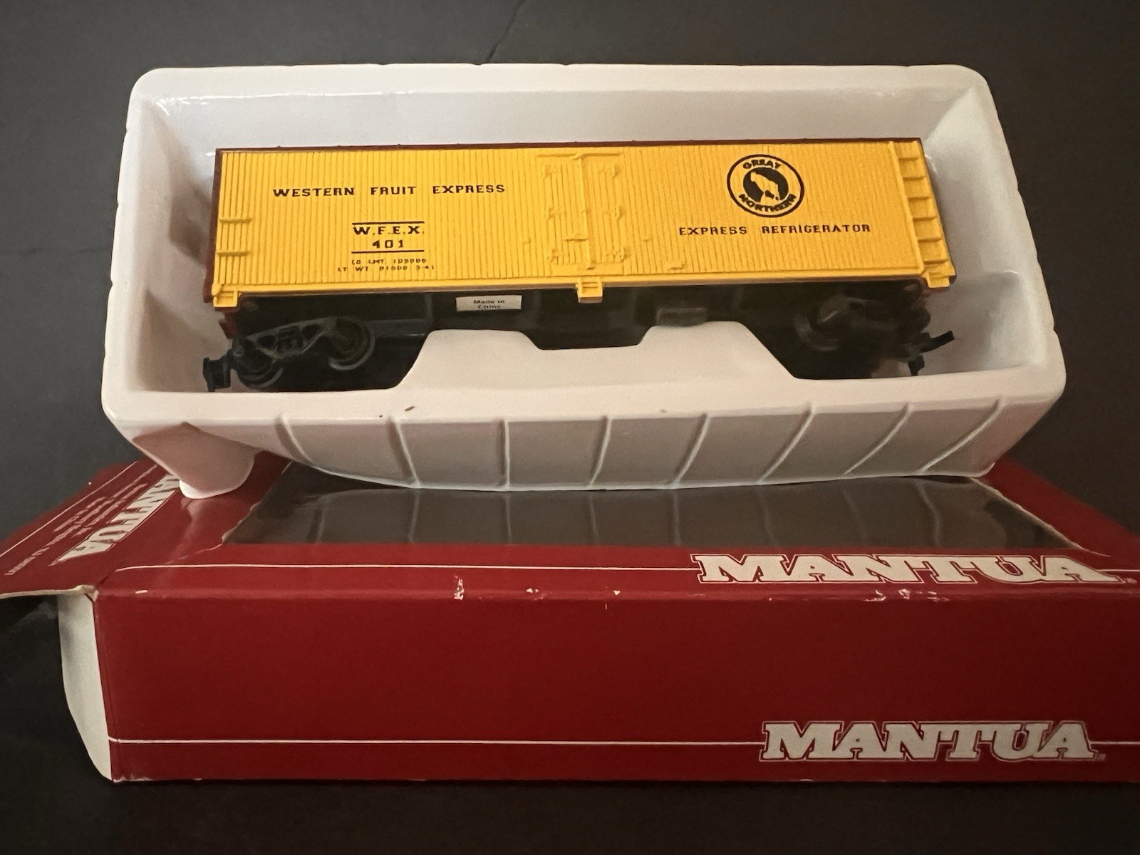 HO Mantua 739-180 Heavy 40′ Woodside Reefer Western Fruit Express OB