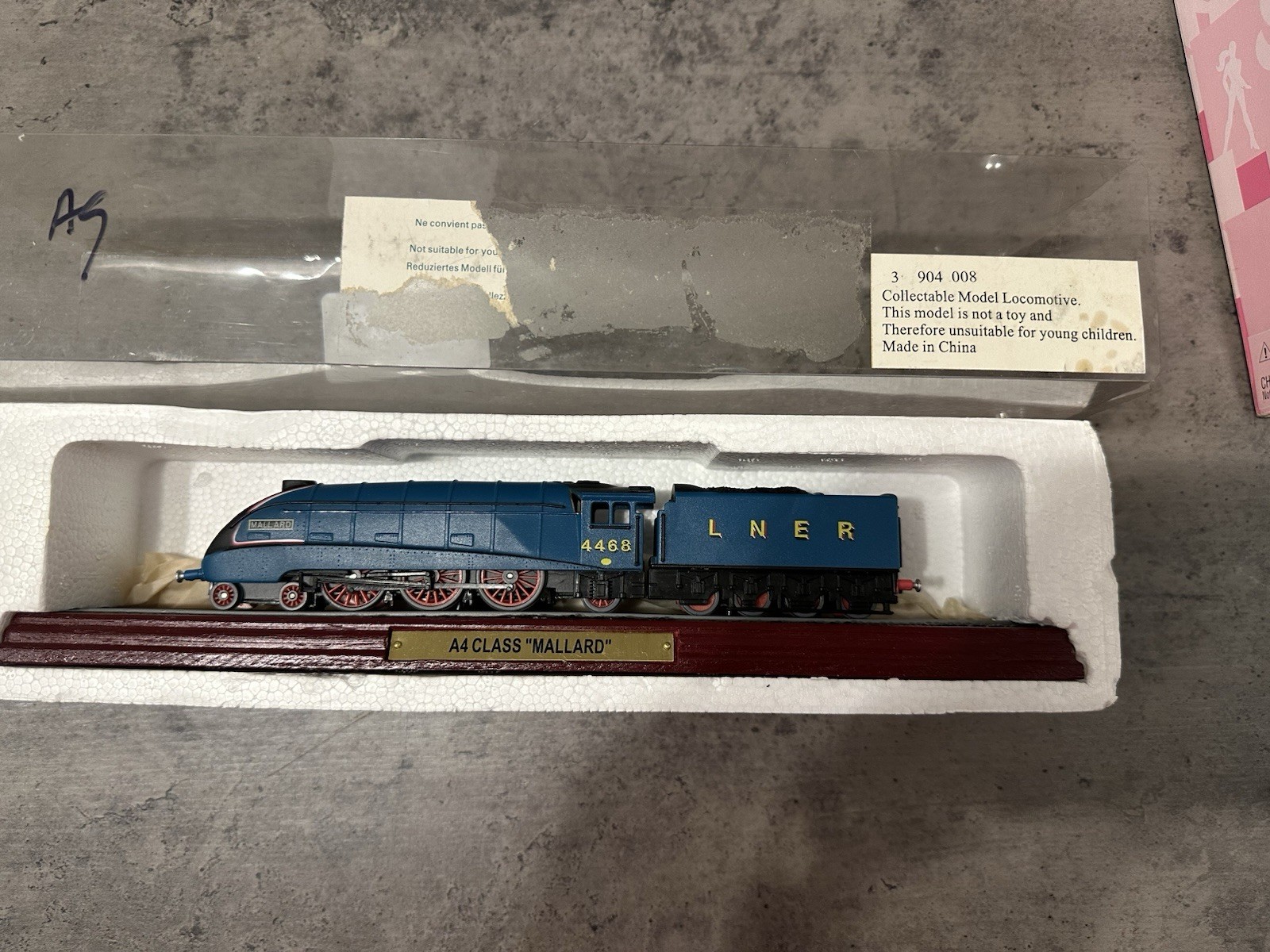 De Agostini Vintage Steam Locomotive Model Train Collection Display MALLARD