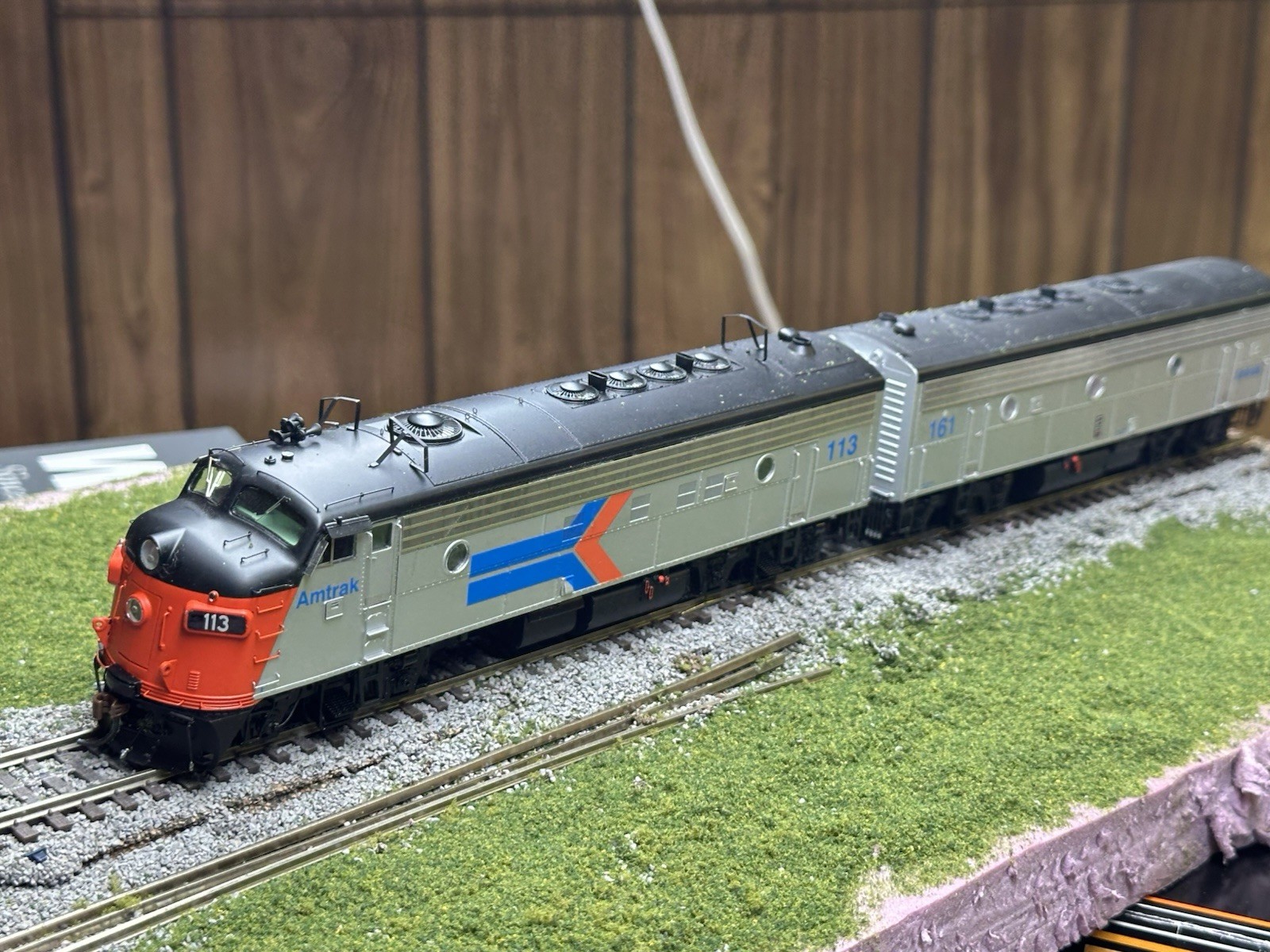 Athearn Genesis G22580 HO Amtrak EMD FP7A/F7B Diesel Loco DC #113A/#161B RARE