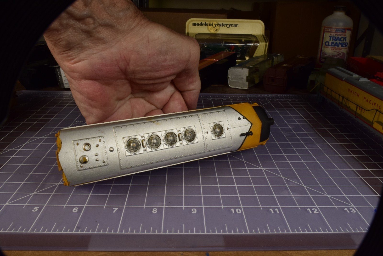 HO SHELL Rio Grande EMD F series, no inserts, cond issues SH3