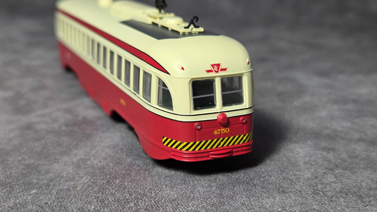 Title (79 Characters): Bowser HO 12909 TTC PCC Streetcar #4750 Toronto Executive