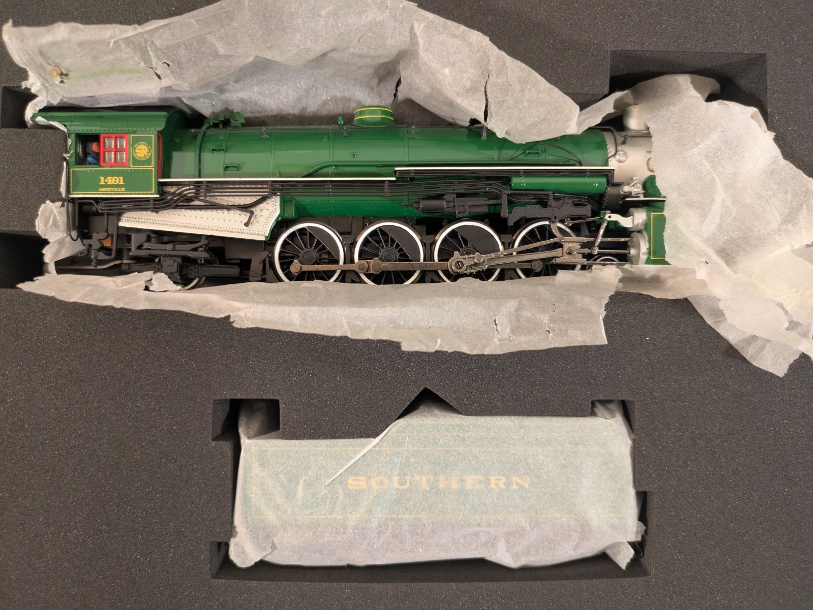 HO USRA 4-8-2 w/ Tender Light Mountain Southern DCC Ready NIB NOS #81602