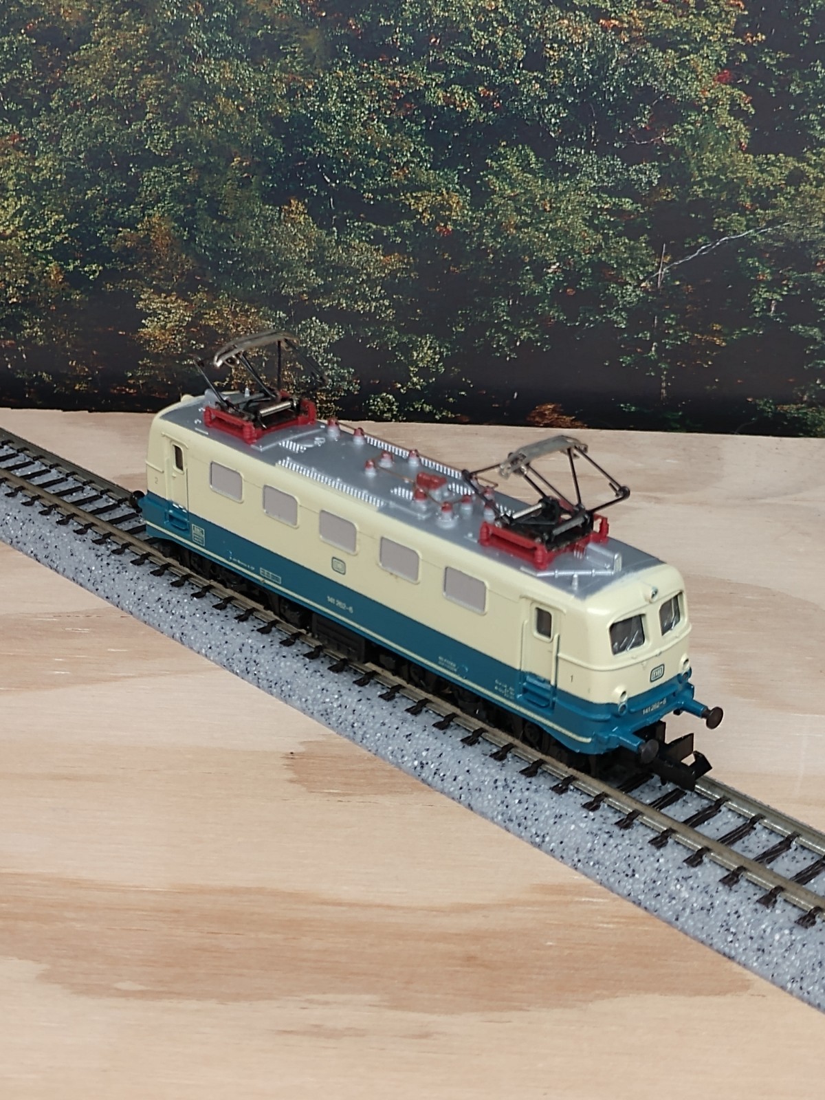 Arnold N scale European 4 axle electric loco – Item #2322 NEW