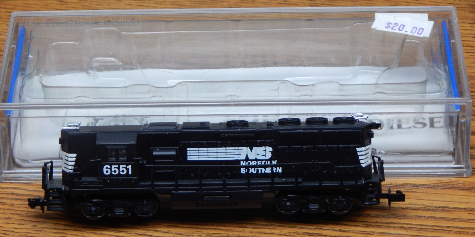 BACHMANN 61291 NORFOLK &SOUTHERN GP-50 DIESEL LOCOMOTIVE USED VERY LITTLE WBOX N