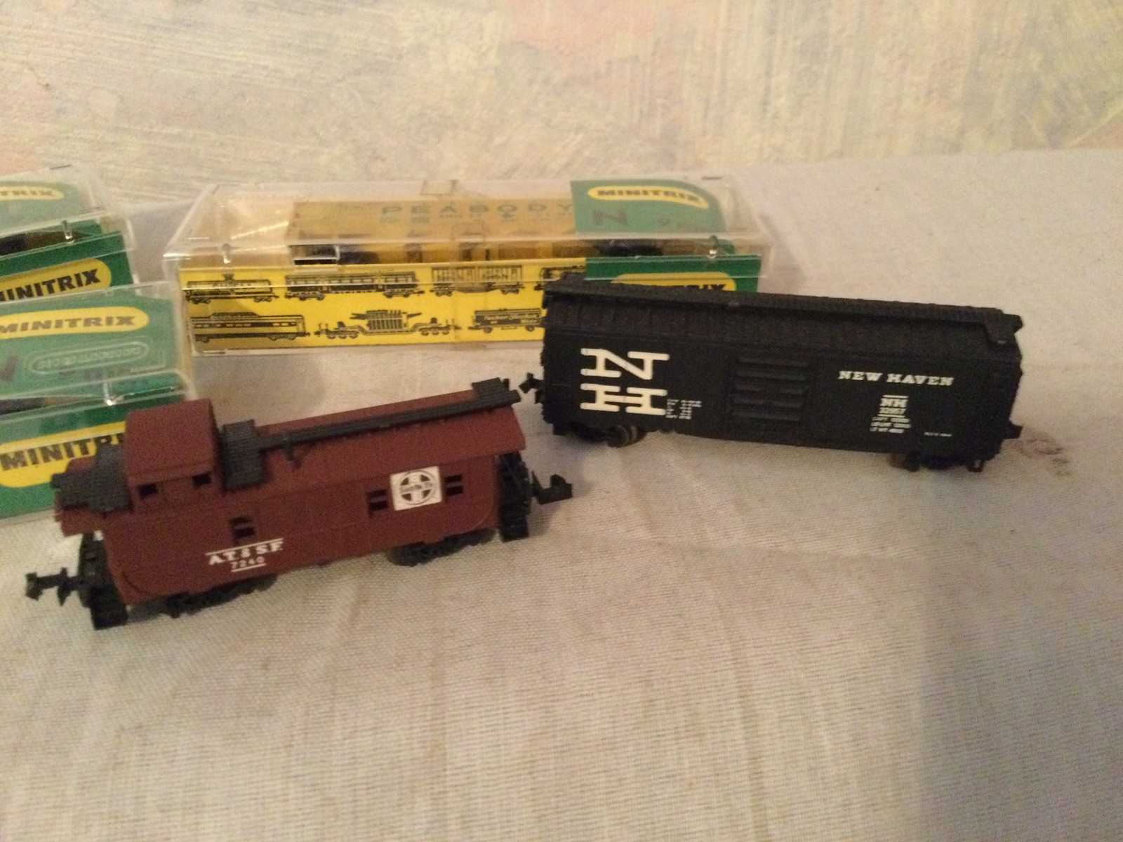 5 Minitrix passanger train N Gauge Cars