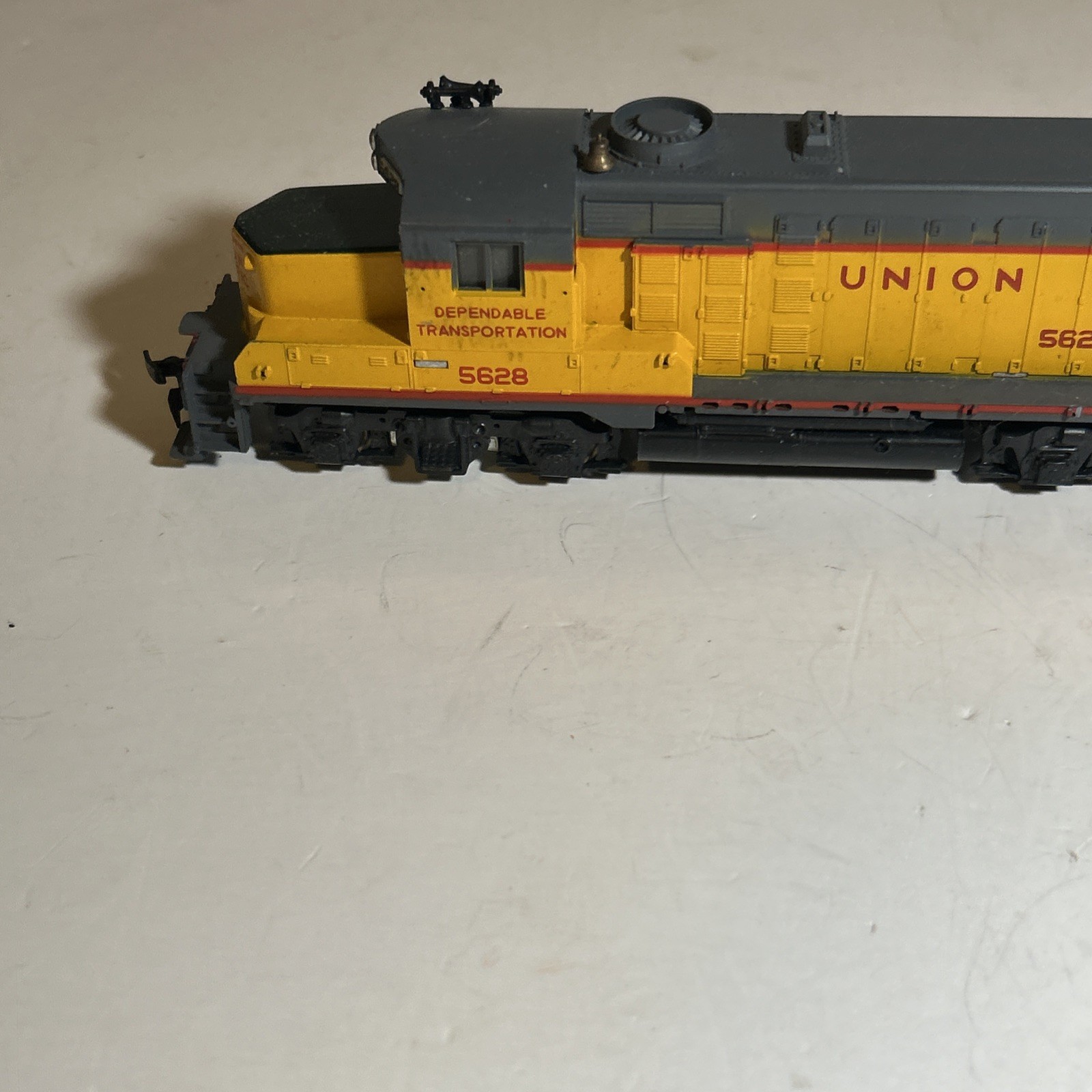 MANTUA/TYCO HO #5628 UNION PACIFIC EMD GP20 DIESEL LOCO. SEE DESCRIPTION/PHOTOS