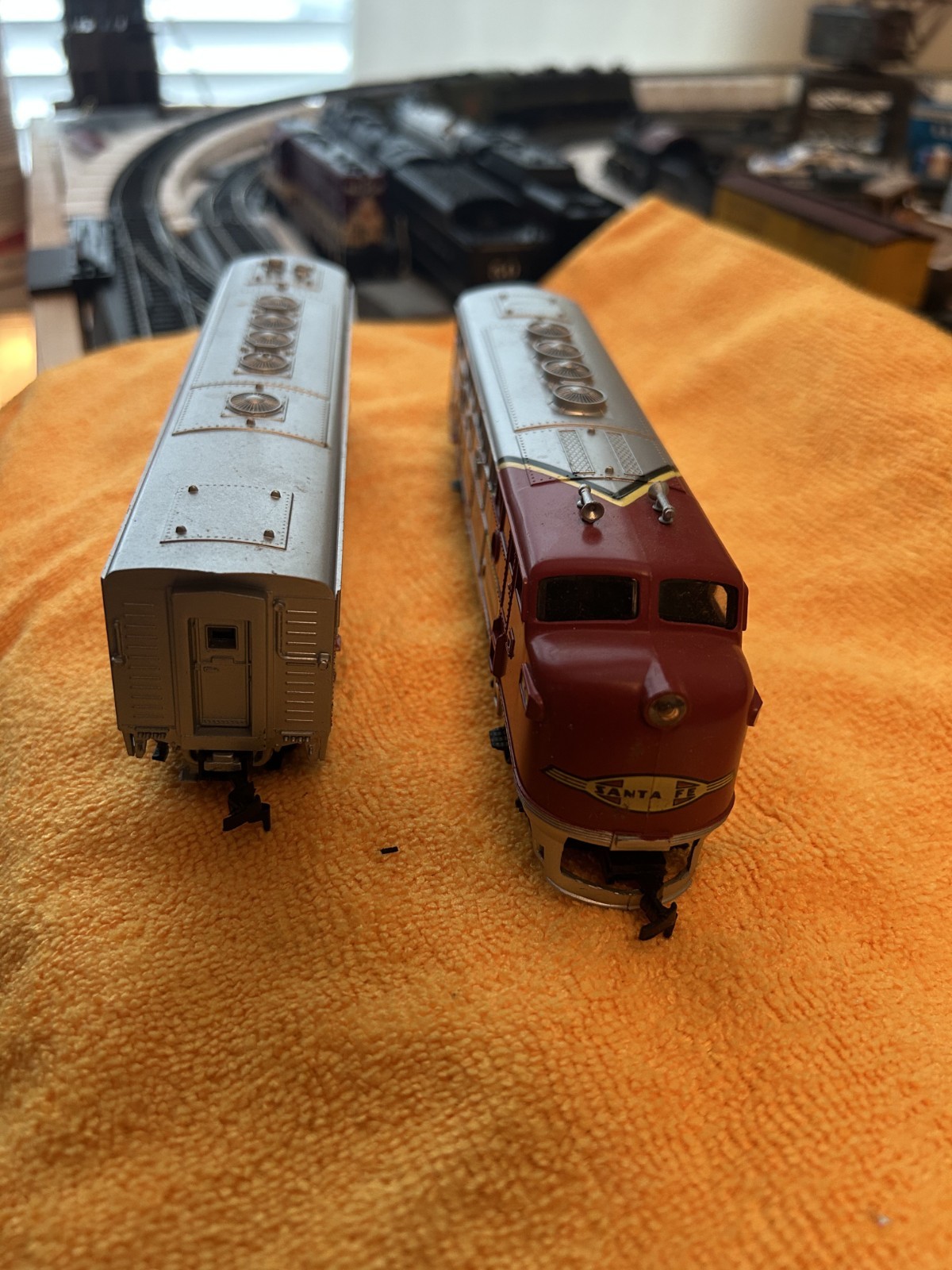 HO Scale Santa Fe F3A F7B Locomotive Set Model Power 6730 Athearn Warbonnet NIB