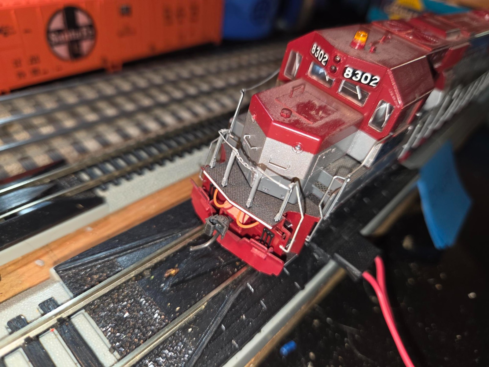 LIFE-LIKE PROTO 2000 ELECTROMOTIVE SD60 8302 DIESEL, BELIEVED DCC, SEE PHOTOS