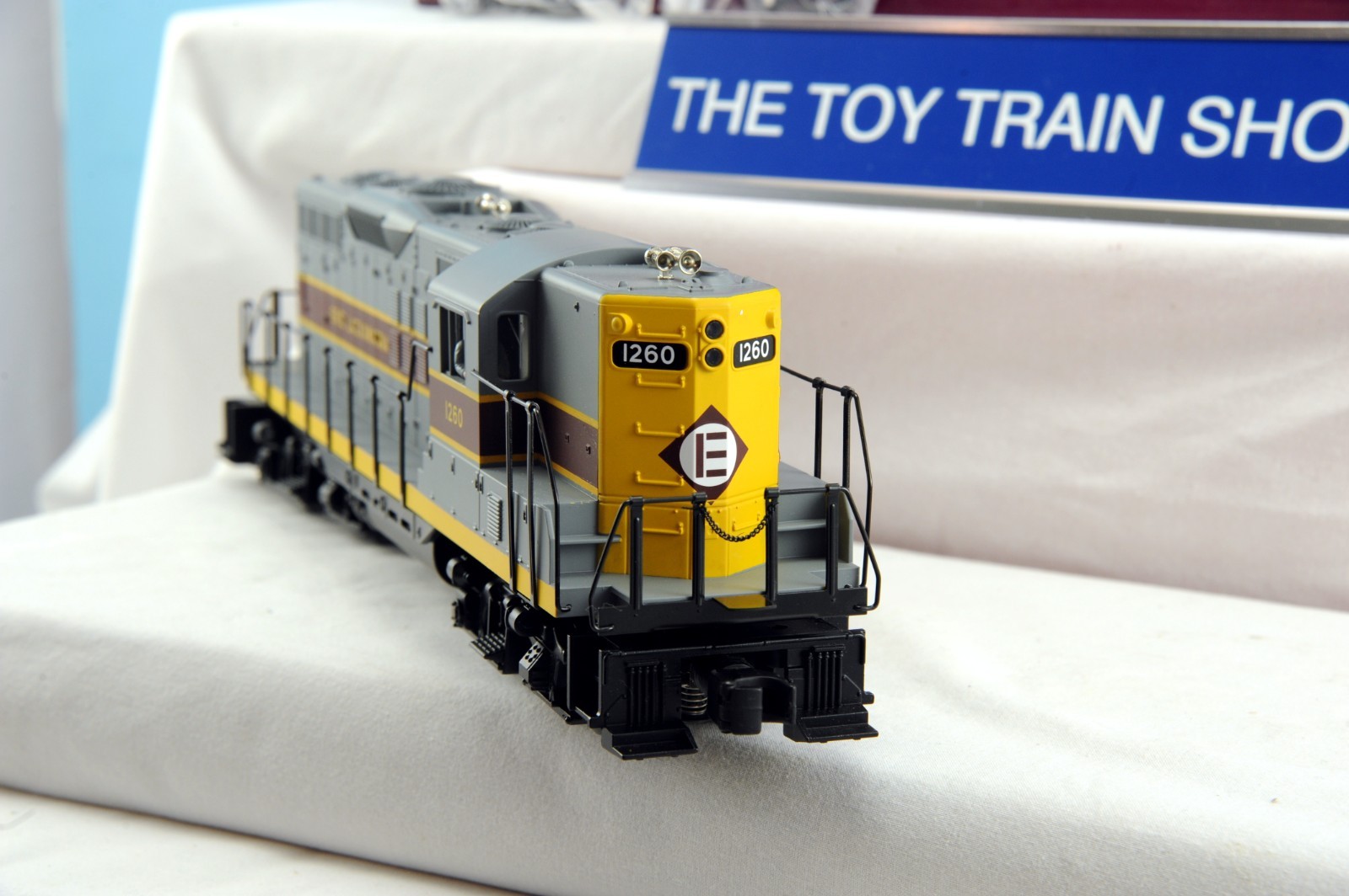 MTH PREMIER 2173 ERIE LACKAWANNA GP-9 DIESEL ENGINE W PS-1. TESTED. LN IN BOX.