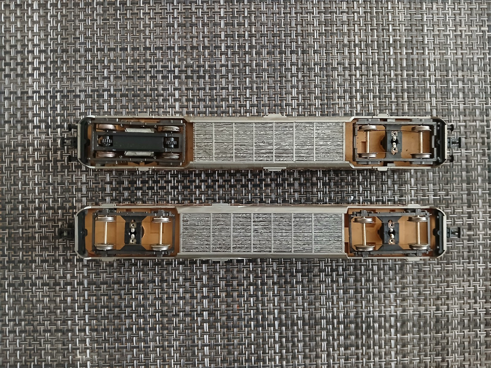 Vintage OO/HO scale 2 Car DMU Set